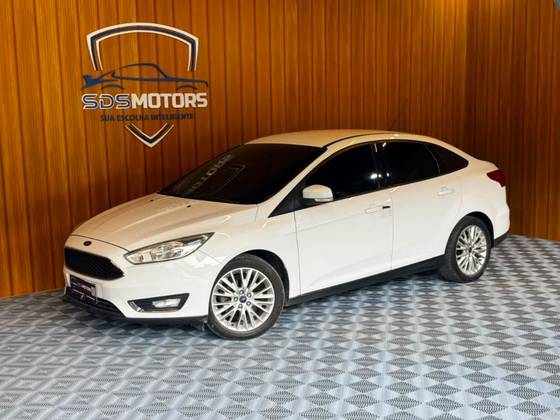 FORD FOCUS 2.0 SE FASTBACK 16V FLEX 4P POWERSHIFT FORD FOCUS 2.0 SE FASTBACK 16V FLEX 4P POWERSHIFT